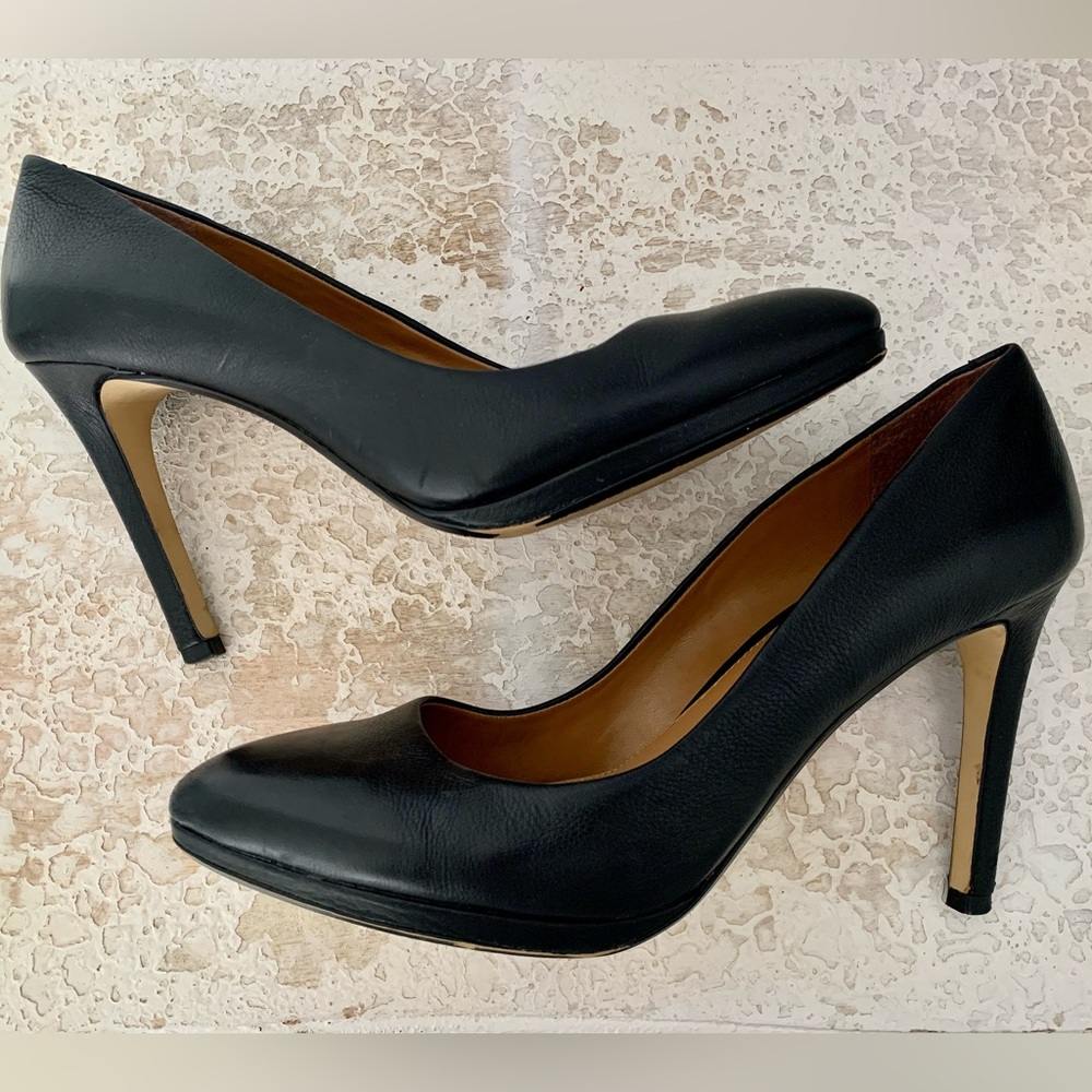 Banana Republic Leather Kelsey Pumps